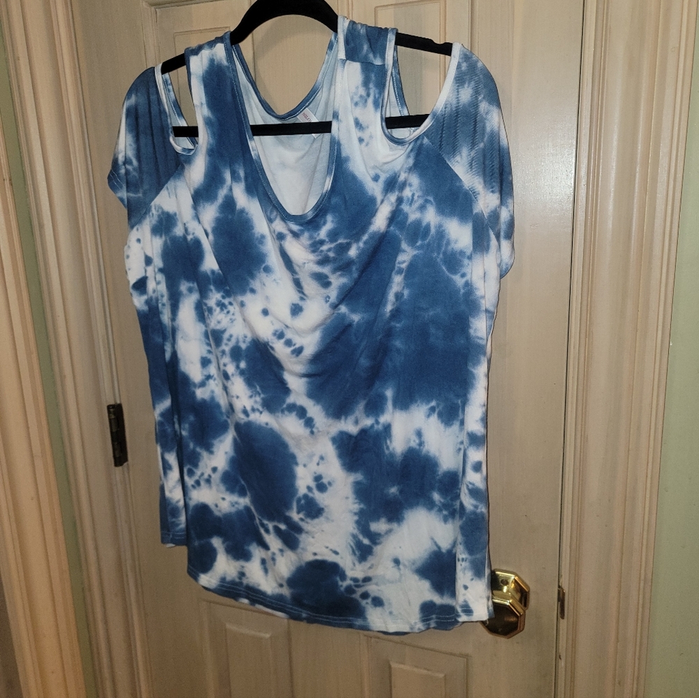 Womens Plus Sz 3X Niloufo Cold Shoulder Tie Dye Shirt